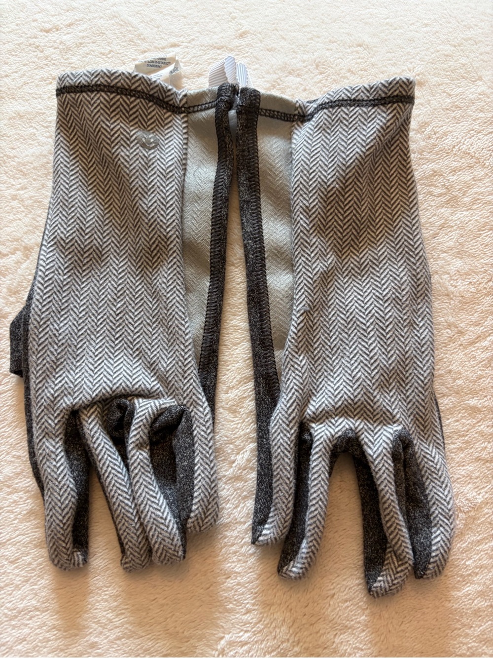 Lululemon running gloves